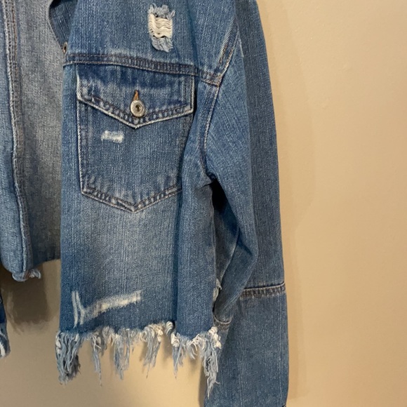 Distressed Cropped Denim Jacket - Picture 4 of 12